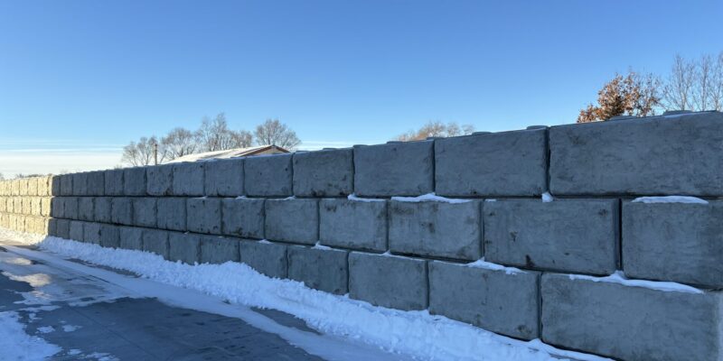 free standing retaining wall